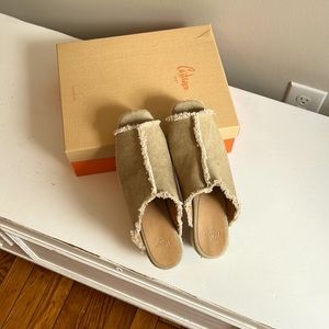 Castaner Queral Wedge mule.